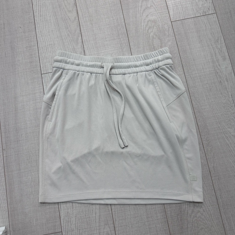 Soft ribbed pull on mini skirt lululemon